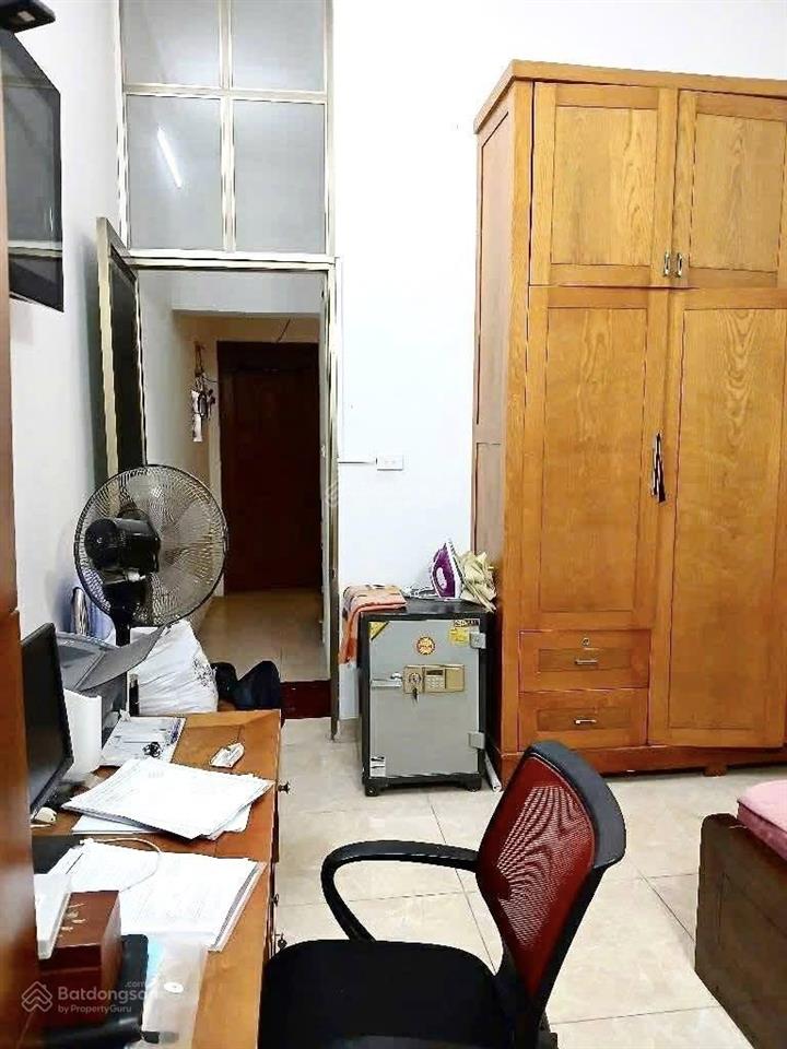Nhà lô góc 3 gác tránh, ngõ thông mt 4.6m dt 33m2 chào 7.95 tỷ
