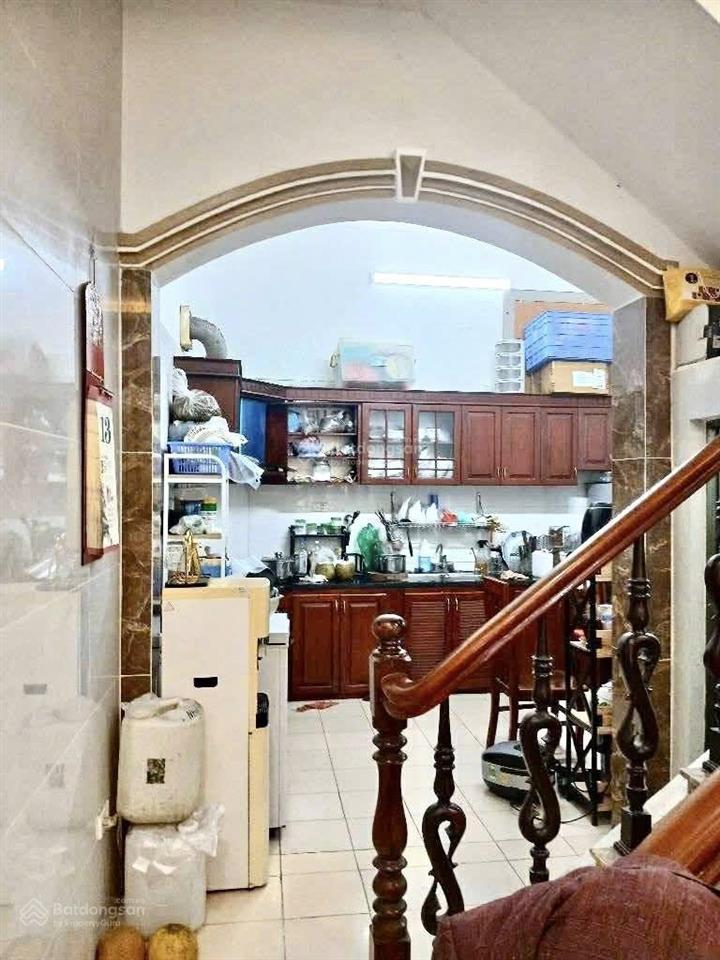Nhà lô góc 3 gác tránh, ngõ thông mt 4.6m dt 33m2 chào 7.95 tỷ