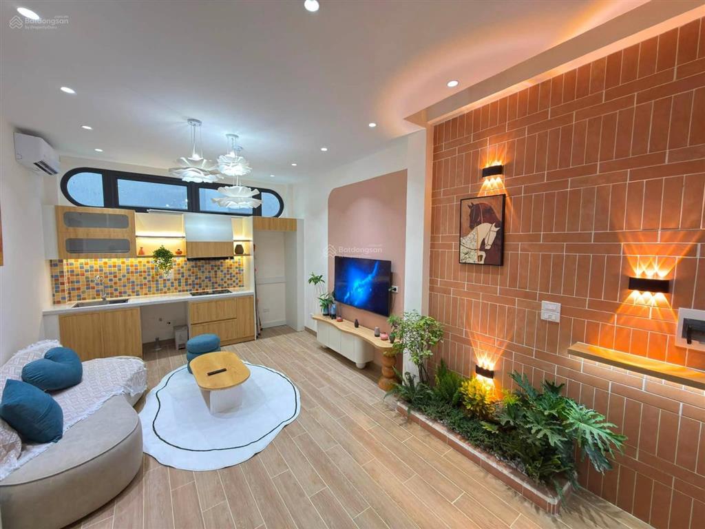 6.95 tỷ ngõ thông gần mặt phố kv trung tâm dt 34m2 * 5 tầng mới keng