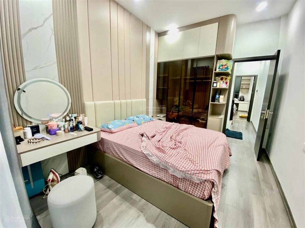 Lô góc mặt phố kd ô tô tránh 6 tầng thang máy vỉa hè rộng dt 48m2 mt 4m 18,8 tỷ