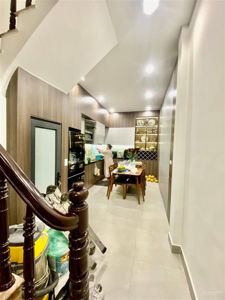 Lô góc mặt phố kd ô tô tránh 6 tầng thang máy vỉa hè rộng dt 48m2 mt 4m 18,8 tỷ