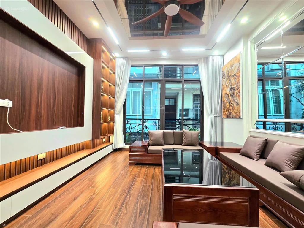 8,9 tỷ ngõ thông 7 tầng thang máy mới keng dt 39m2 mt 5,7m2