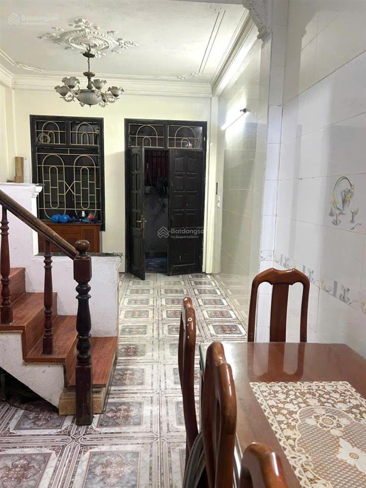 9,5 triệu/tháng ngõ 3 gác vài bước ra ô tô 3pn dt33m2 đội cấn ba đình