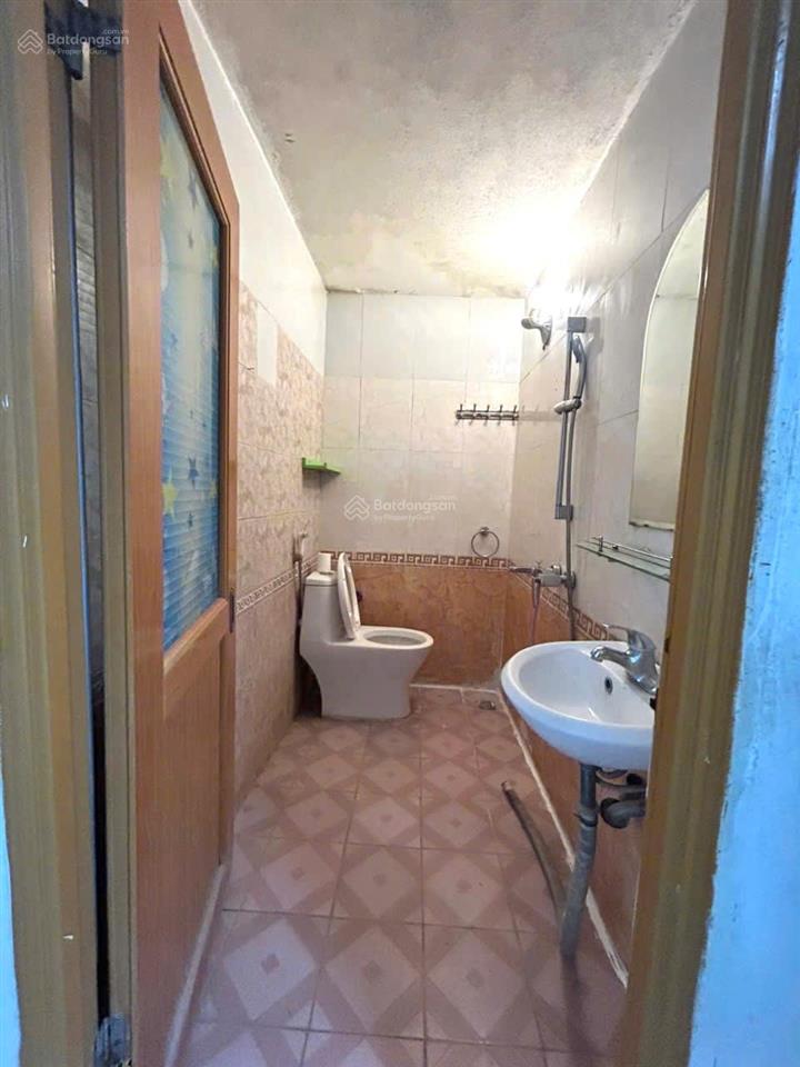 9,5 triệu/tháng ngõ 3 gác vài bước ra ô tô 3pn dt33m2 đội cấn ba đình