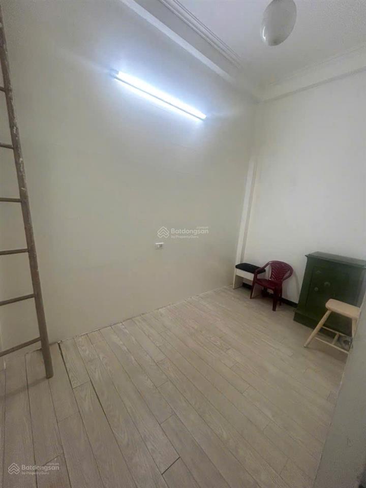9,5 triệu/tháng ngõ 3 gác vài bước ra ô tô 3pn dt33m2 đội cấn ba đình