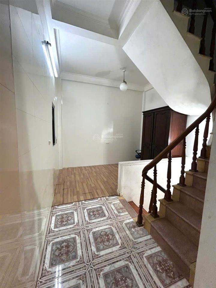 9,5 triệu/tháng ngõ 3 gác vài bước ra ô tô 3pn dt33m2 đội cấn ba đình