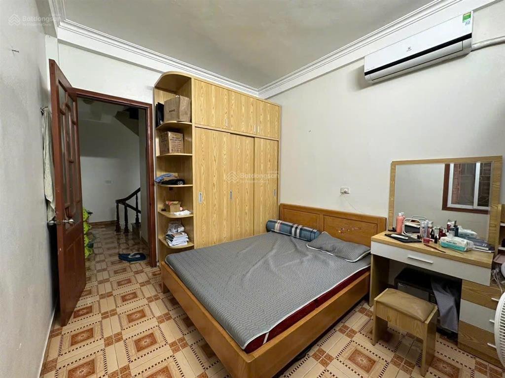 10tr/th ô tô đỗ cửa 3pn 38m2 nội thất cơ bản kim giang, thanh liệt