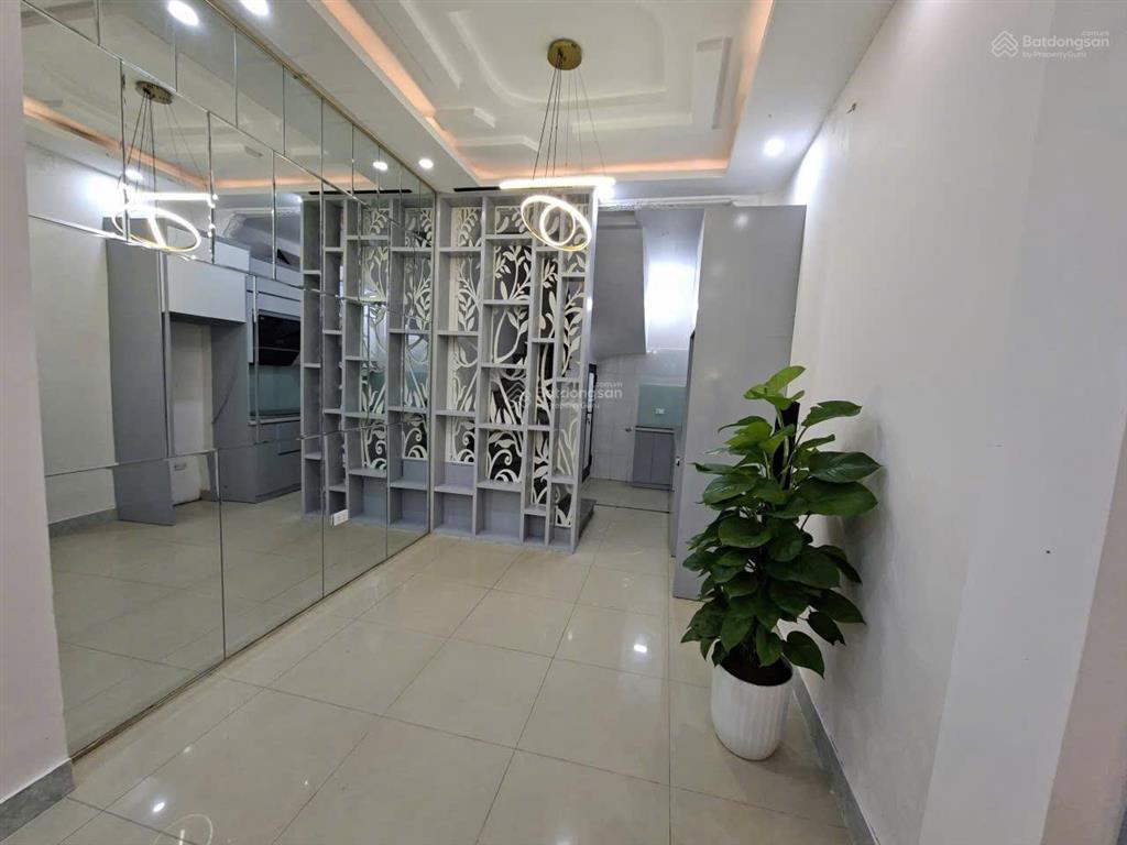 10tr/tháng 3pn ngõ 3 gác nội thất đầu đủ vĩnh hưng hm