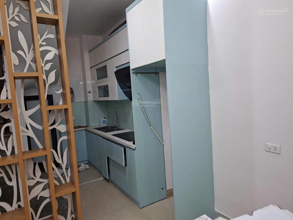 10tr/tháng 3pn ngõ 3 gác nội thất đầu đủ vĩnh hưng hm