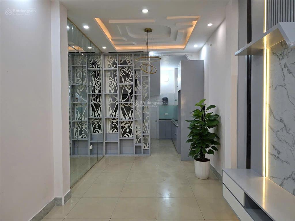 10tr/tháng 3pn ngõ 3 gác nội thất đầu đủ vĩnh hưng hm