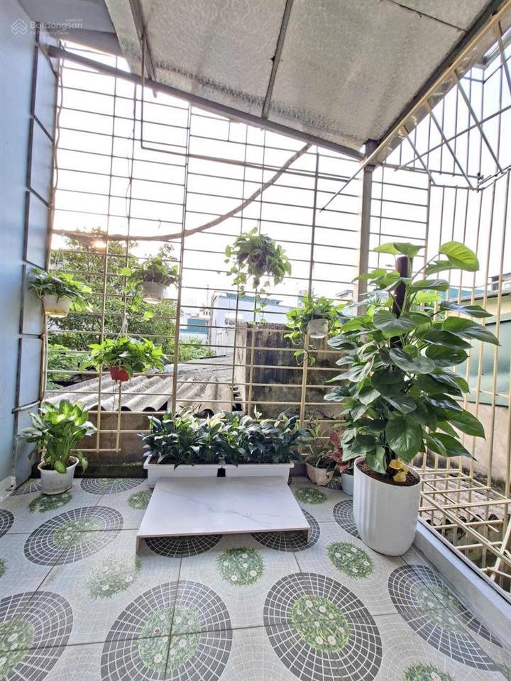 10tr/tháng 3pn ngõ 3 gác nội thất đầu đủ vĩnh hưng hm
