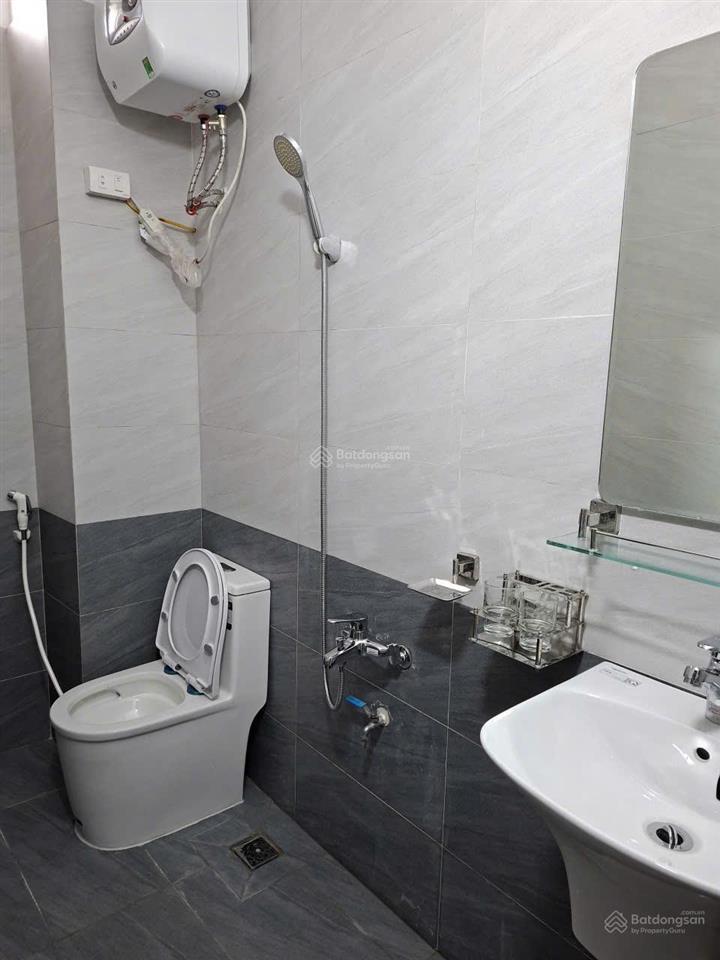 10tr/tháng 3pn ngõ 3 gác nội thất đầu đủ vĩnh hưng hm