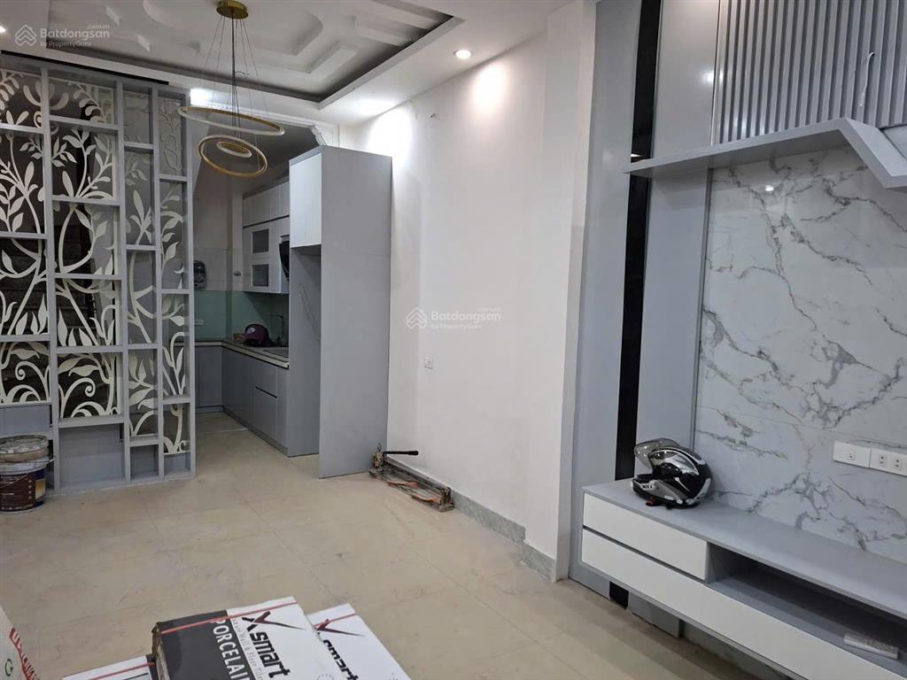 10tr/tháng 3pn ngõ 3 gác nội thất đầu đủ vĩnh hưng hm
