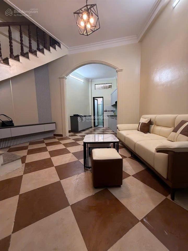 ( 9tr/tháng ) ngõ 3 gác 4 tầng * 32m2 nhà mới tinh, full nội thất tam trinh , hoàng mai