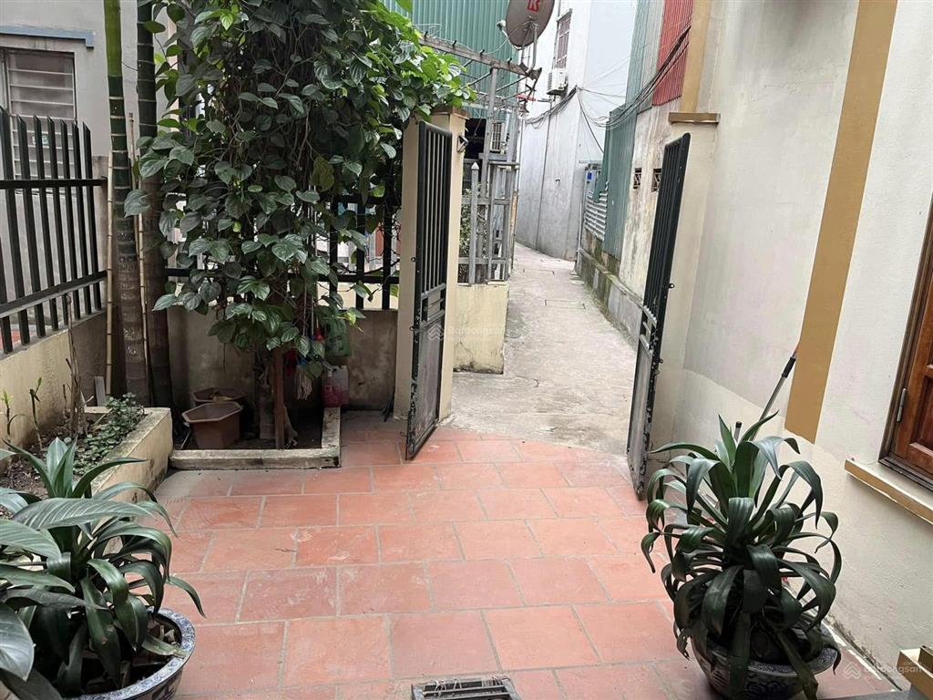 10tr/tháng, 100m2, 3 tầng gần đường ô tô đỗ mười, yên sở