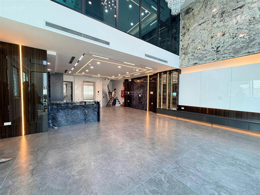 Mặt ngõ nguyễn chính mới keng 7 tầng * 90m2