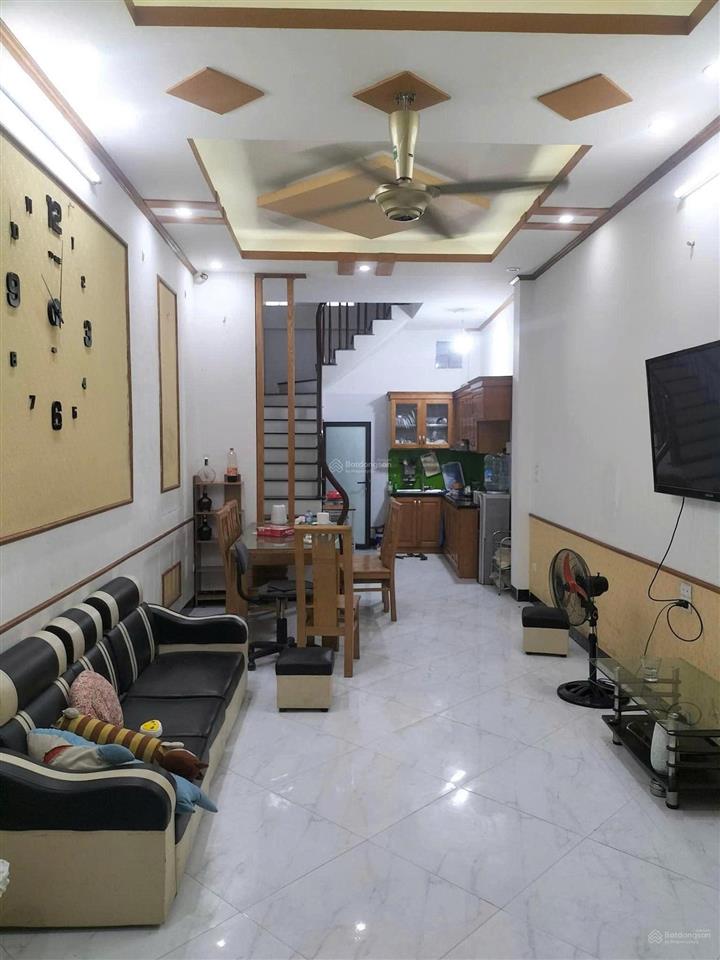 (15tr/th) ngõ 3 gác 5p * dt 40m2 * 5 sàn trần khát chân, hai bà trưng.