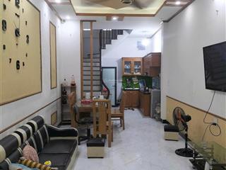 (15tr/th) ngõ 3 gác 5p * dt 40m2 * 5 sàn trần khát chân, hai bà trưng.