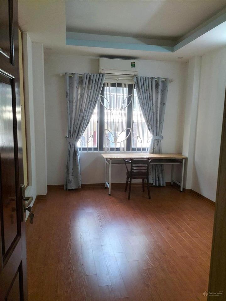 (15tr/th) ngõ 3 gác 5p * dt 40m2 * 5 sàn trần khát chân, hai bà trưng.
