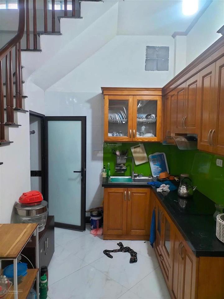 (15tr/th) ngõ 3 gác 5p * dt 40m2 * 5 sàn trần khát chân, hai bà trưng.