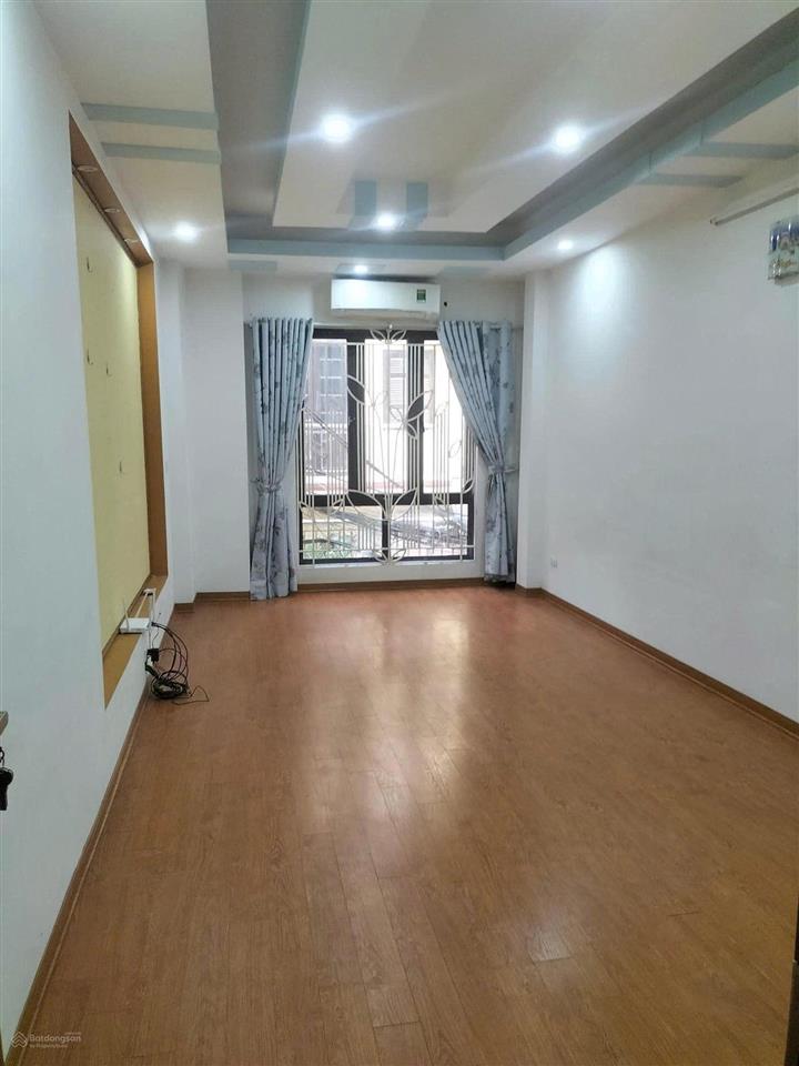 (15tr/th) ngõ 3 gác 5p * dt 40m2 * 5 sàn trần khát chân, hai bà trưng.