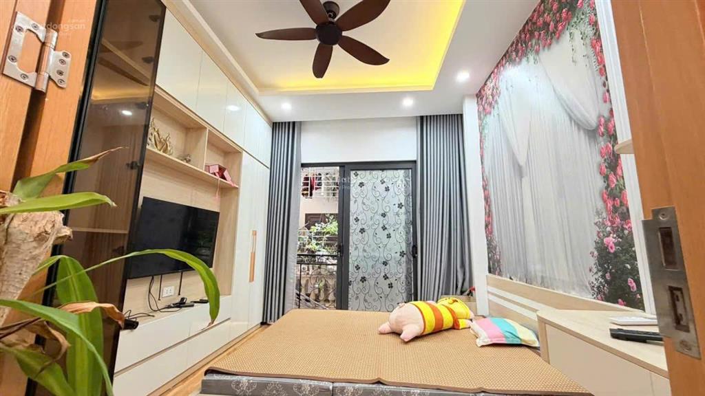 (15tr/th) nhà mới, ngõ 3 gác 40m2 * 4 sàn 3pn ngõ thịnh hào 2, đống đa