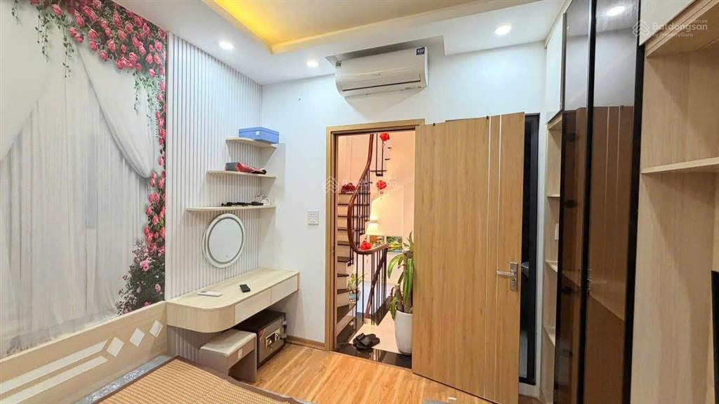 (15tr/th) nhà mới, ngõ 3 gác 40m2 * 4 sàn 3pn ngõ thịnh hào 2, đống đa