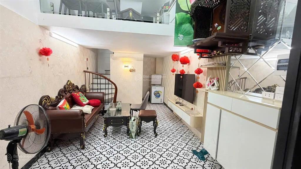 (15tr/th) nhà mới, ngõ 3 gác 40m2 * 4 sàn 3pn ngõ thịnh hào 2, đống đa