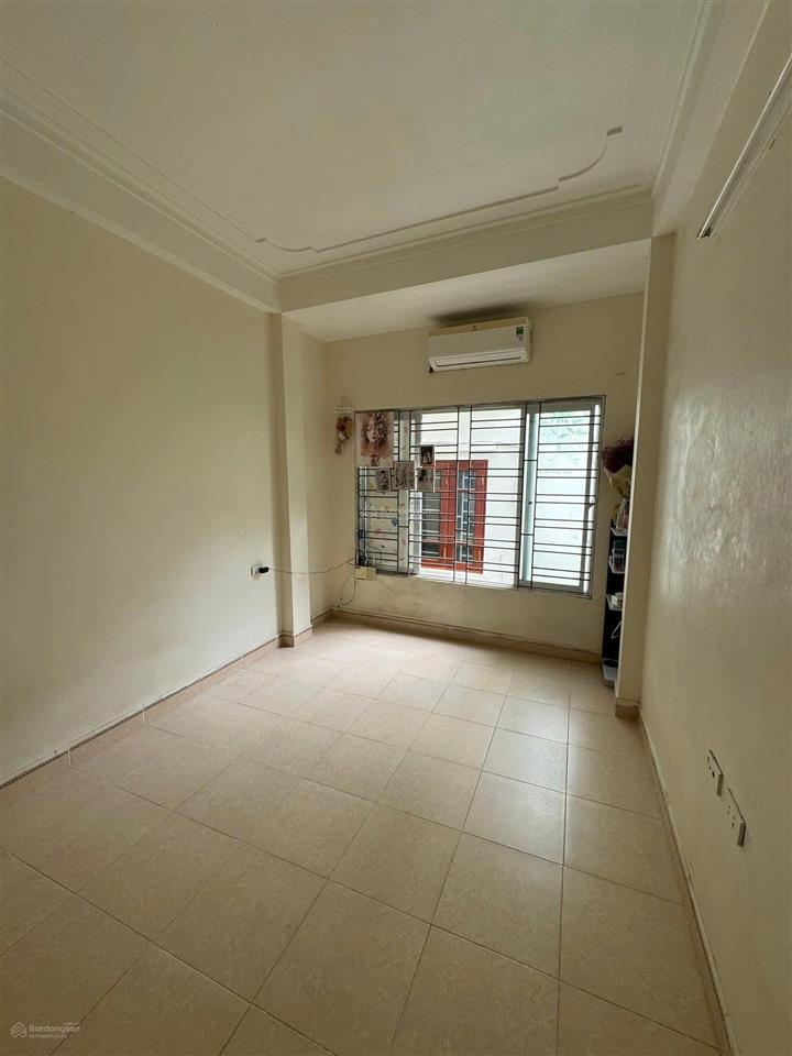 10tr/tháng ngõ 3 gác dt 30m2 * 4 tầng 4pn giáp nhị, hoàng mai