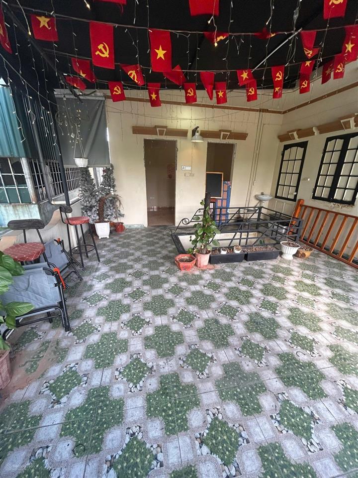 20 tr/tháng dt 40m2 * 3 sàn trần đại nghĩa, hai bà trưng