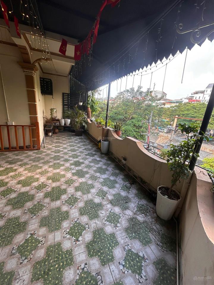 20 tr/tháng dt 40m2 * 3 sàn trần đại nghĩa, hai bà trưng