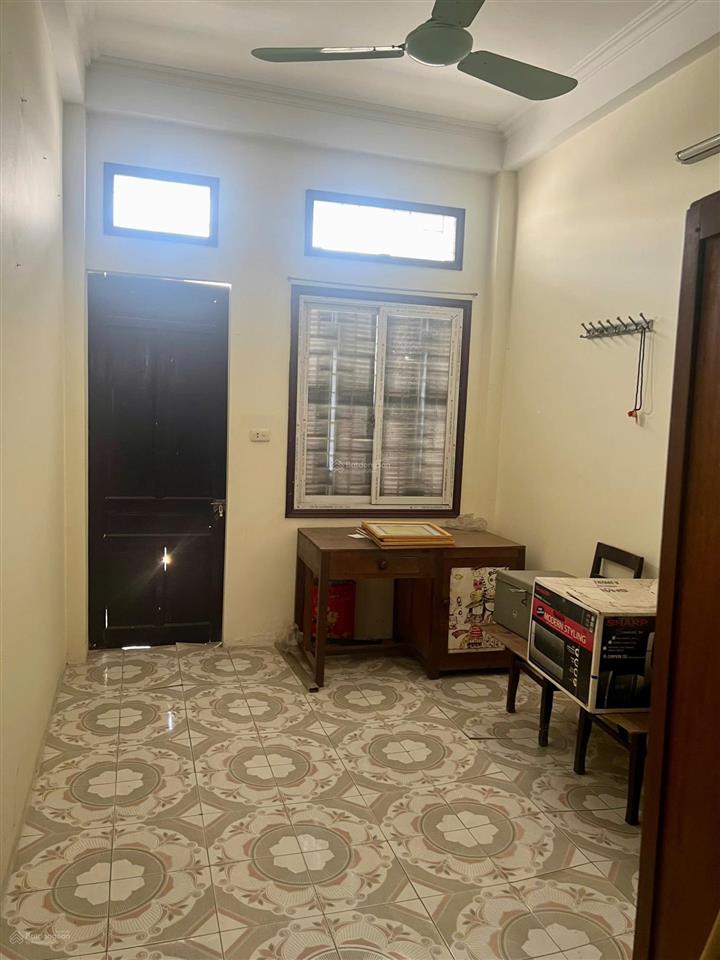 9tr/tháng dt 50m2 * 3 sàn 2pn gần phố nguyễn văn trỗi, thanh xuân