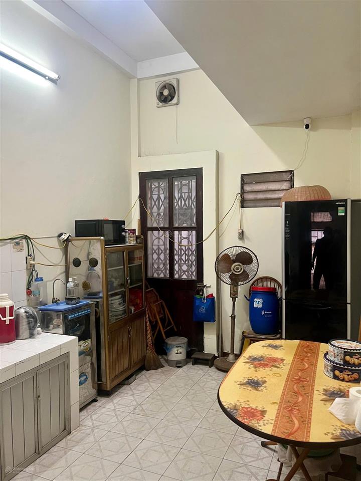 9tr/tháng dt 50m2 * 3 sàn 2pn gần phố nguyễn văn trỗi, thanh xuân