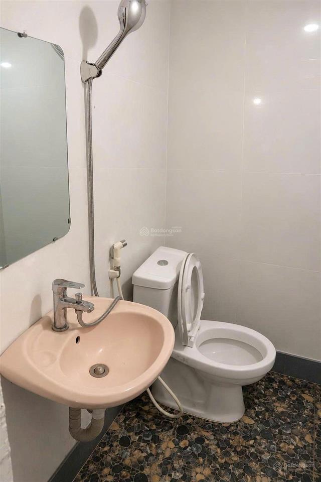 8.5tr/th dt 42m2 2pn2vs ô tô đỗ cửa 105 xuân la, tây hồ