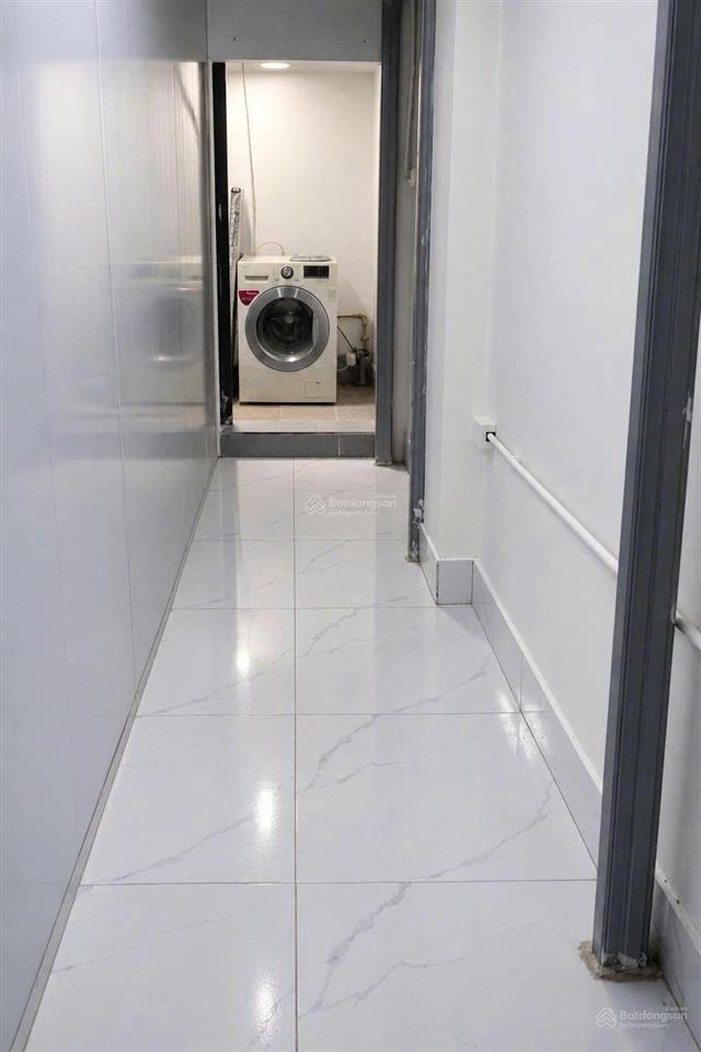 8.5tr/th dt 42m2 2pn2vs ô tô đỗ cửa 105 xuân la, tây hồ