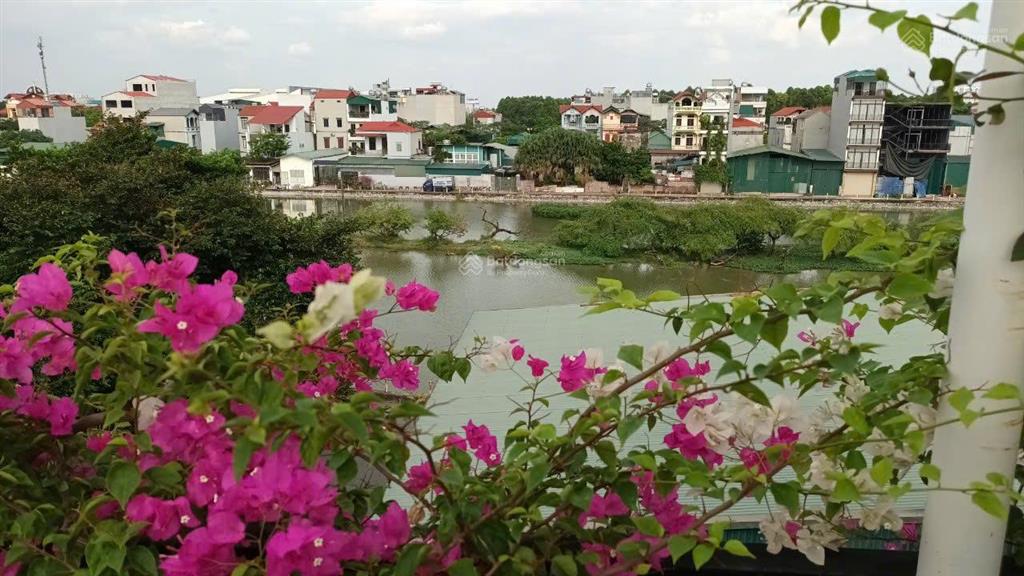 Hiếm nhà long biên, mặt tiền 7m, ô tô tránh, kinh doanh  văn phòng rất đẹp