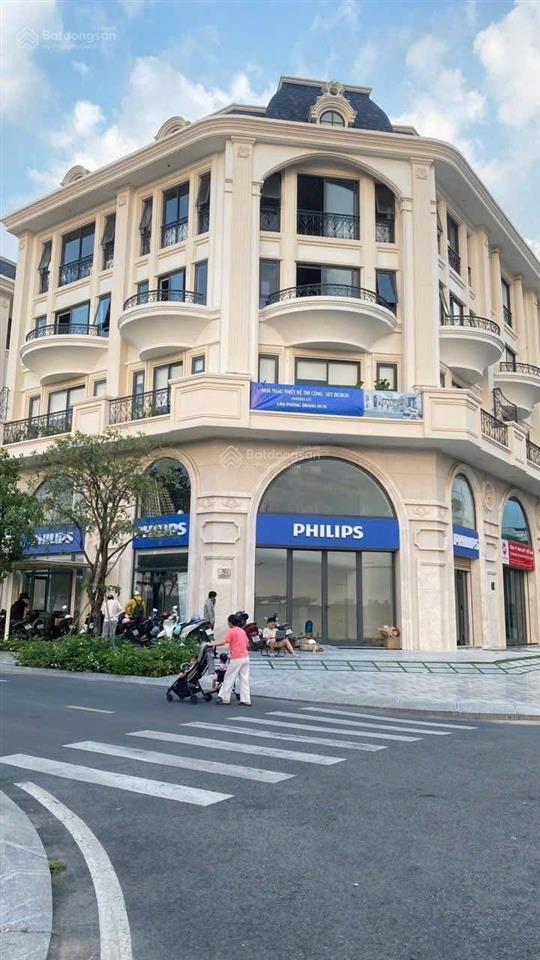 Mặt tiền shophouse đinh thị thi 154m2, hầm âm phố đi bộ royal thanh toán theo tiến độ từ cđt 11 đợt