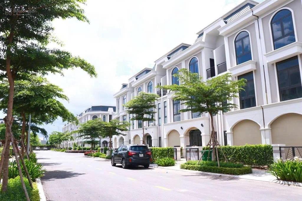 Chủ đi nước ngoài bán gấp căn biệt thự trong long phú residence giá cực tốt