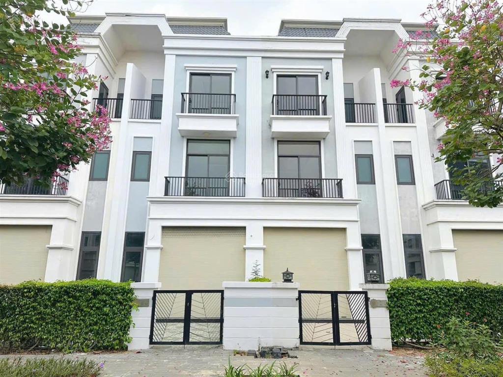 Chính chủ thu hồi vốn bán lỗ căn nhà phố view công viên trong kđt solar city