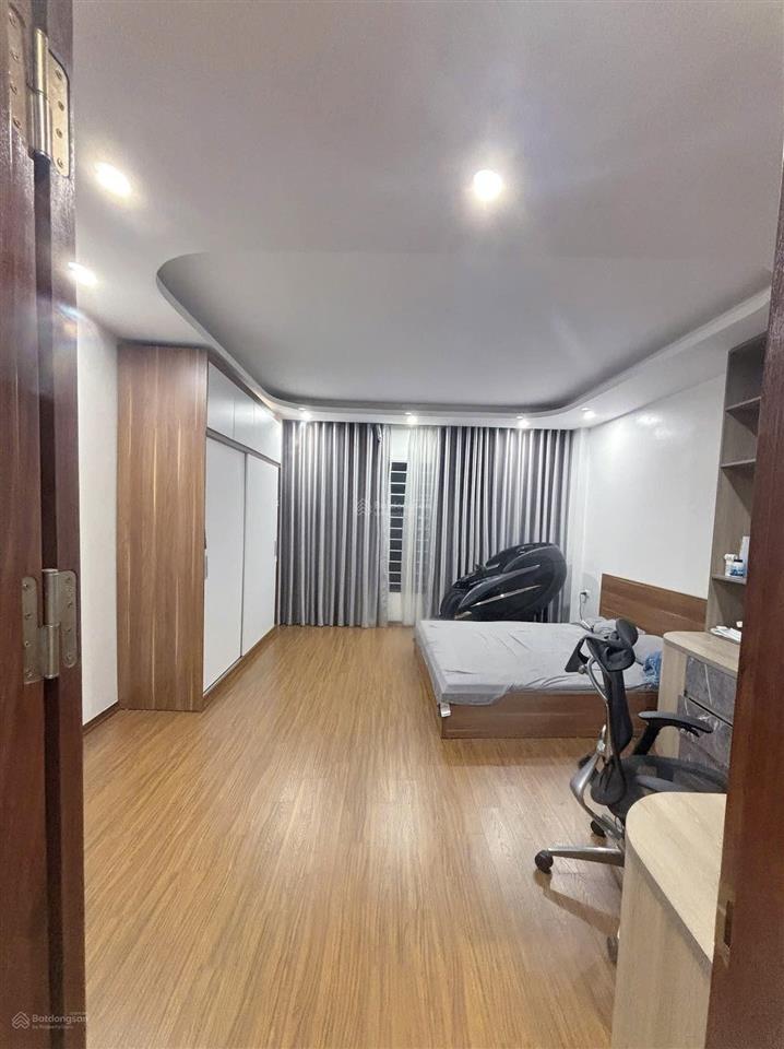 (tin thật) ngã tư sở  lô góc, mặt tiền 5,1m  thang máy  15m ra oto tránh