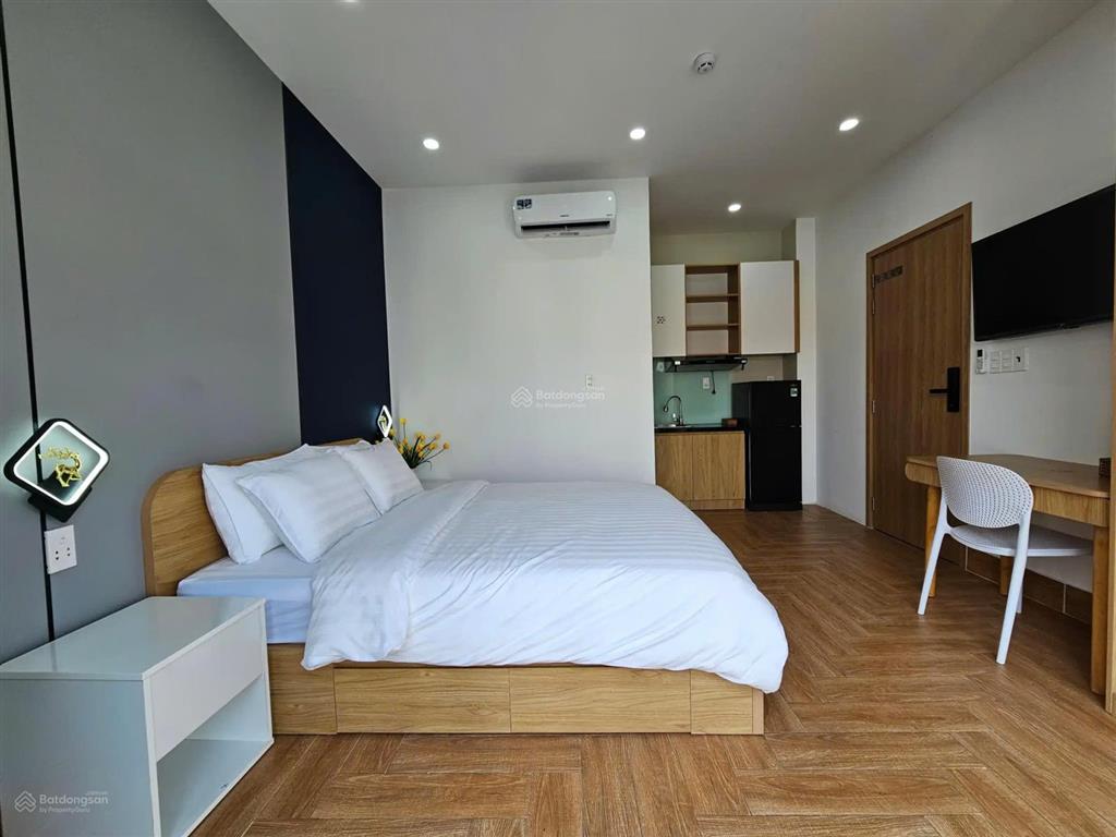 Bán khách sạn đường d2 hầm  6 tầng đang cho thuê khoán 160 triệu/tháng,giá 49 tỷ
