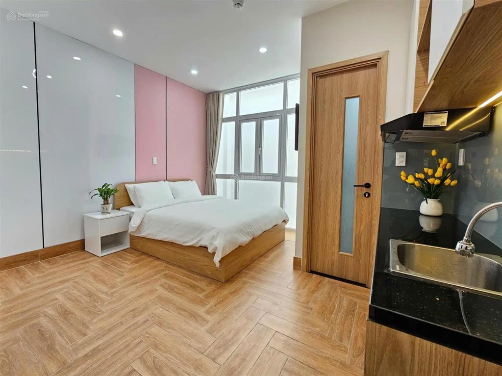 Bán khách sạn đường d2 hầm  6 tầng đang cho thuê khoán 160 triệu/tháng,giá 49 tỷ