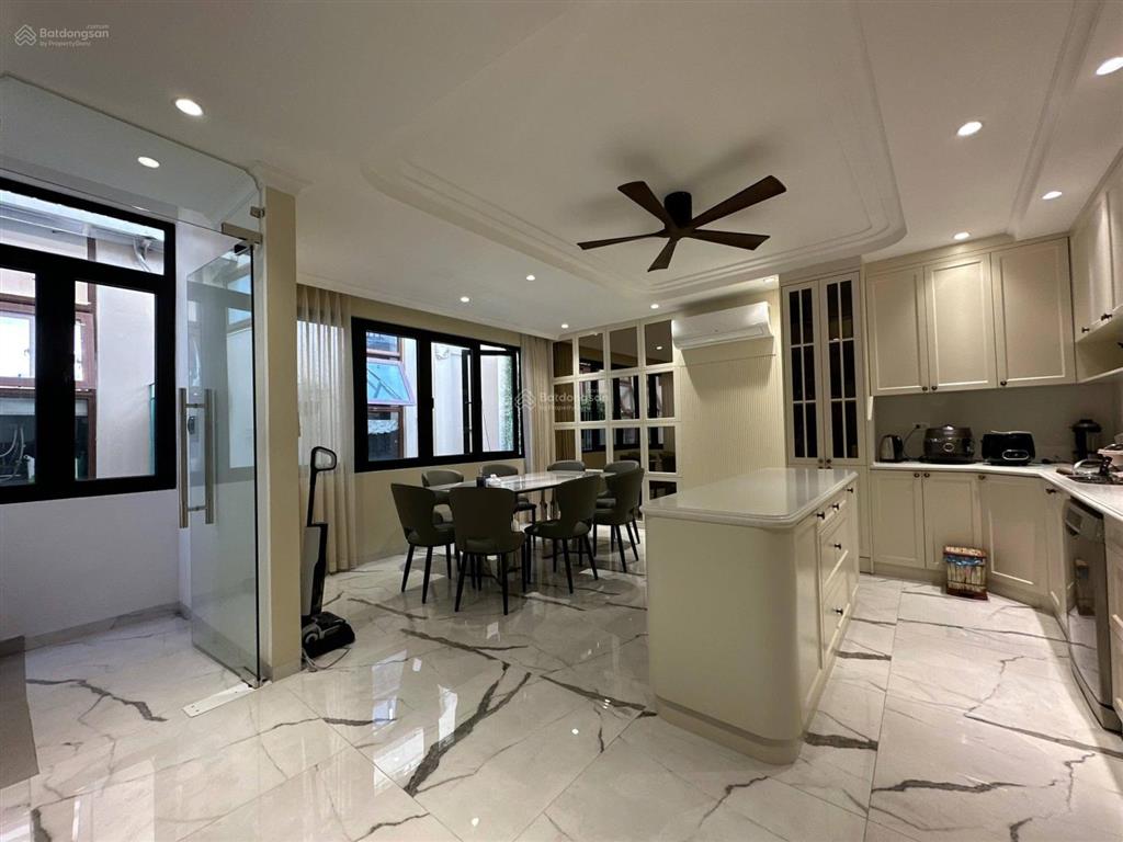 186tr/m2, trường chinh, 10m ra phố, lô góc ô tô đỗ, thang máy, 2 thoáng, qh ổn định, 50m2*5t ở luôn