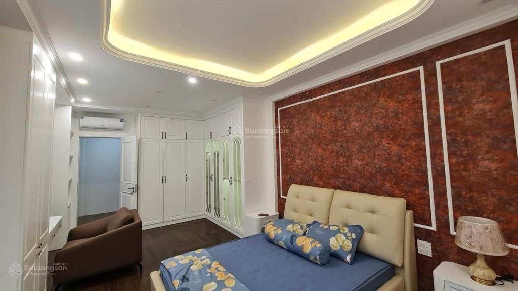 Chủ mót bán! lô góc thái hà mặt tiền rộng, ô tô đỗ cửa cách phố 20m, dân xây, 46m2*5t full nội thất