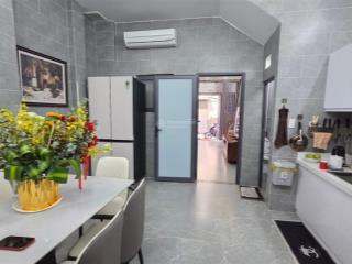Bán nhà lạc long quân, phường tân hoà, 47m2 8,5 tỷ, 4pn, đầy đủ nội thất.