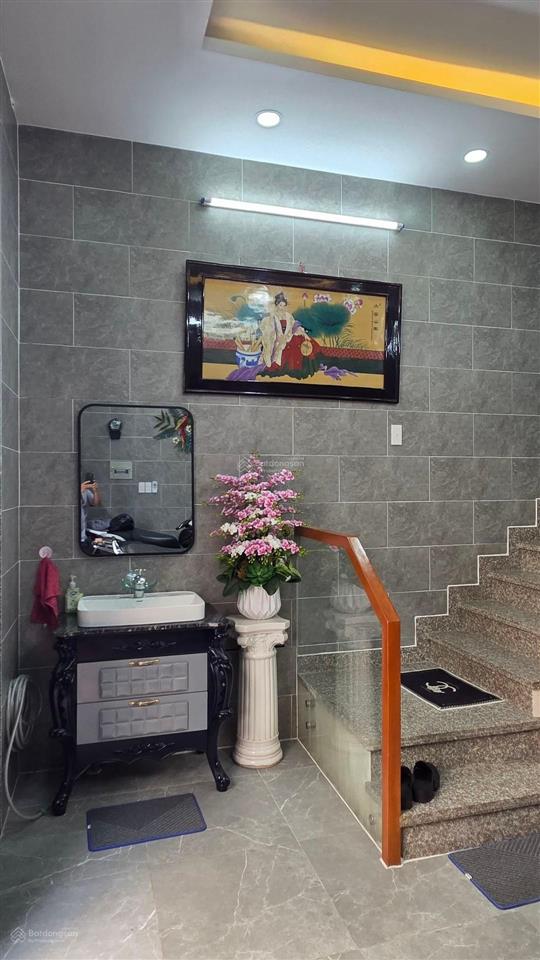 Bán nhà lạc long quân, phường tân hoà, 47m2 8,5 tỷ, 4pn, đầy đủ nội thất.
