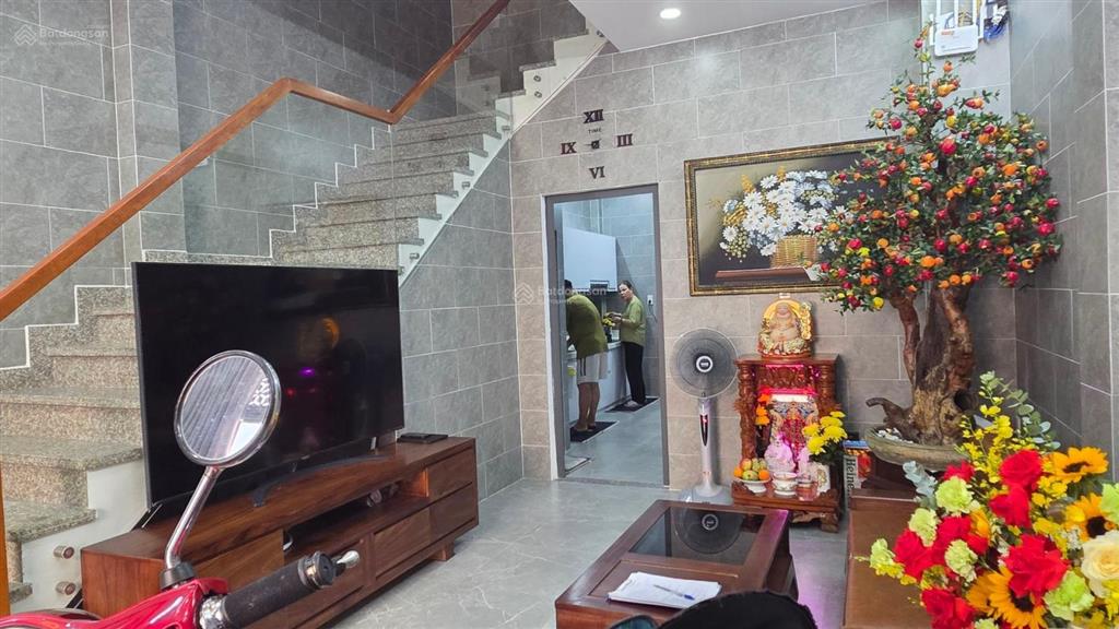 Bán nhà lạc long quân, phường tân hoà, 47m2 8,5 tỷ, 4pn, đầy đủ nội thất.