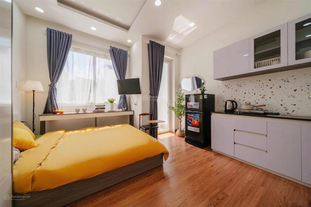 Phòng trọ ban công 35m2, full nội thất ngay chợ tân định, hồ con rùa, công viên lê văn tám quận 1