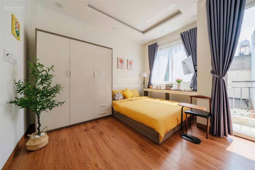 Phòng trọ ban công 35m2, full nội thất ngay chợ tân định, hồ con rùa, công viên lê văn tám quận 1