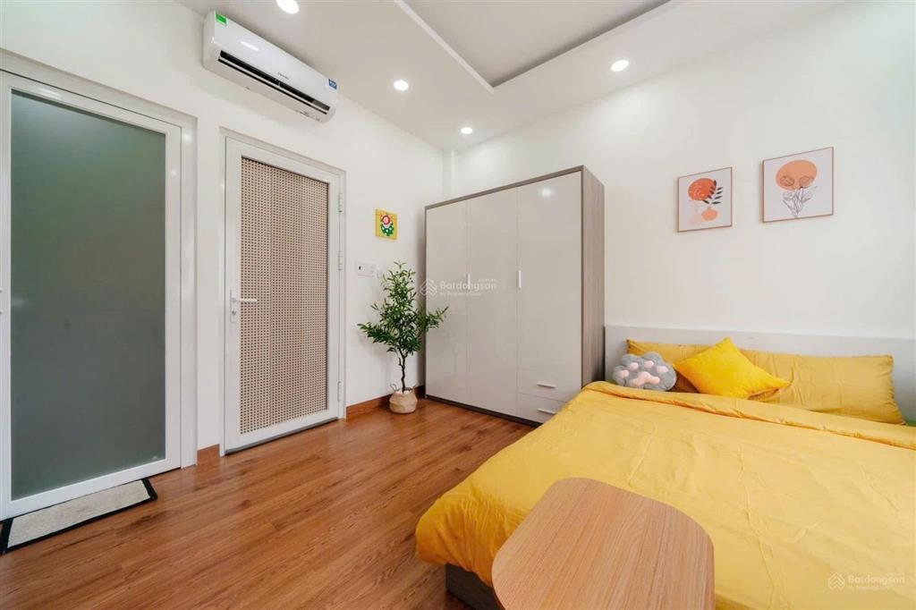 Phòng trọ ban công 35m2, full nội thất ngay chợ tân định, hồ con rùa, công viên lê văn tám quận 1